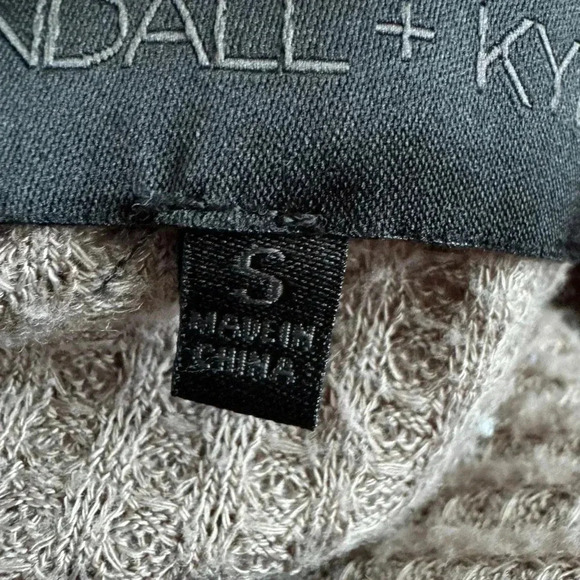 KENDALL + KYLIE Women's Button Front Long Sleeve Top Knit Beige Small - Picture 10 of 11